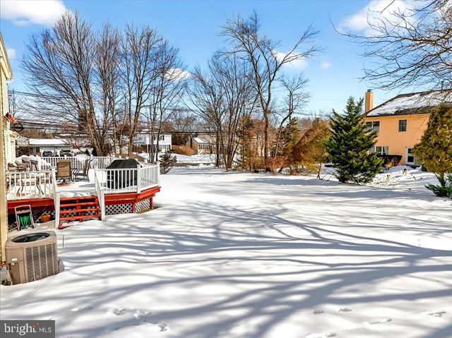 1 JOSHUA COURT, Kendall Park, NJ 08824