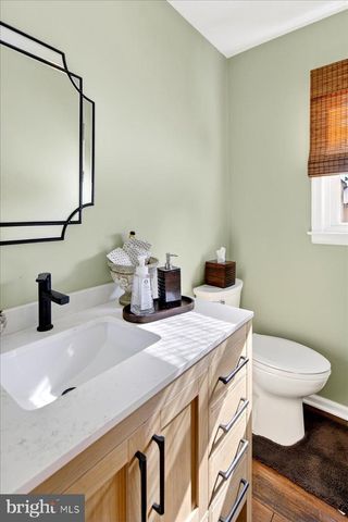 1 JOSHUA COURT, Kendall Park, NJ 08824