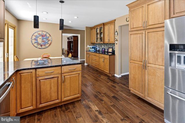 1 JOSHUA COURT, Kendall Park, NJ 08824