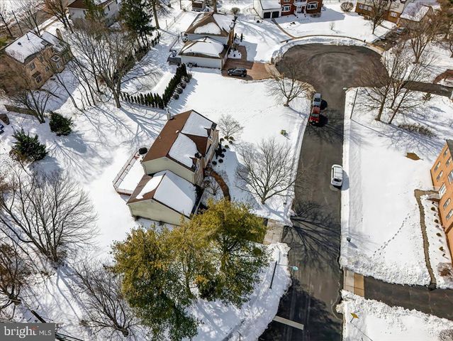 1 JOSHUA COURT, Kendall Park, NJ 08824