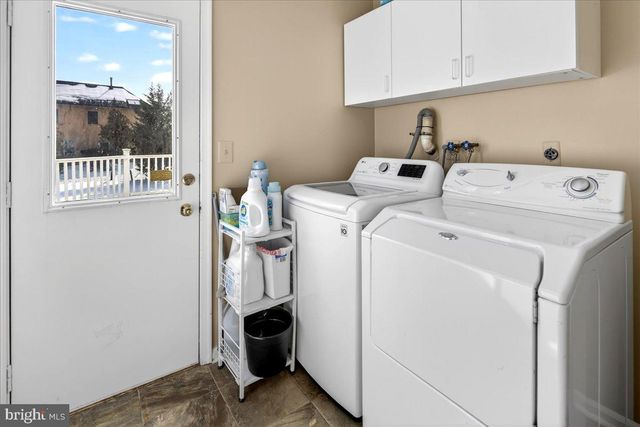 1 JOSHUA COURT, Kendall Park, NJ 08824