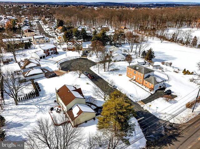 1 JOSHUA COURT, Kendall Park, NJ 08824