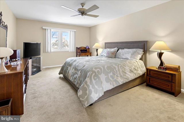 1 JOSHUA COURT, Kendall Park, NJ 08824