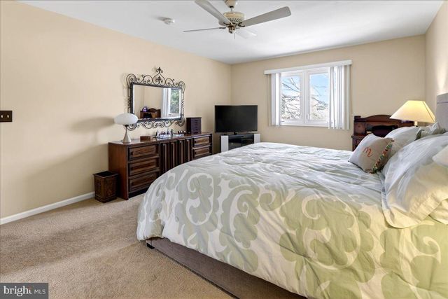 1 JOSHUA COURT, Kendall Park, NJ 08824