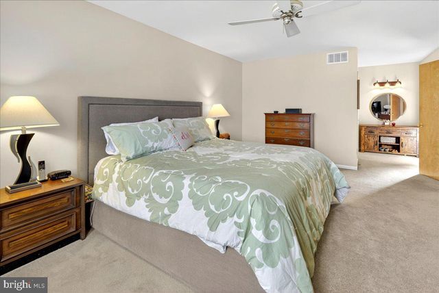 1 JOSHUA COURT, Kendall Park, NJ 08824