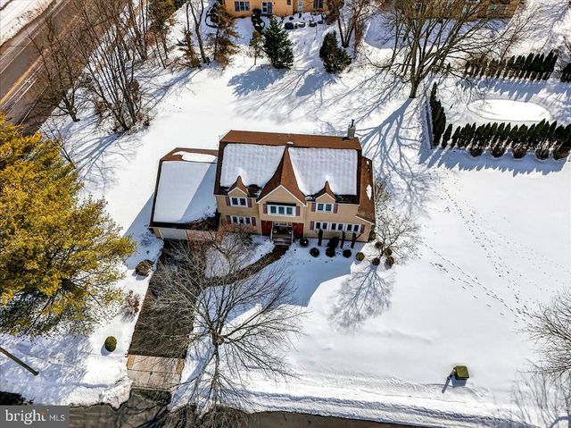 1 JOSHUA COURT, Kendall Park, NJ 08824