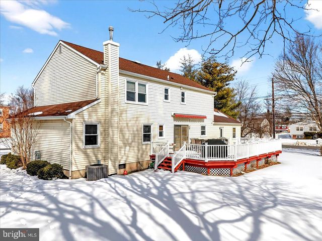 1 JOSHUA COURT, Kendall Park, NJ 08824