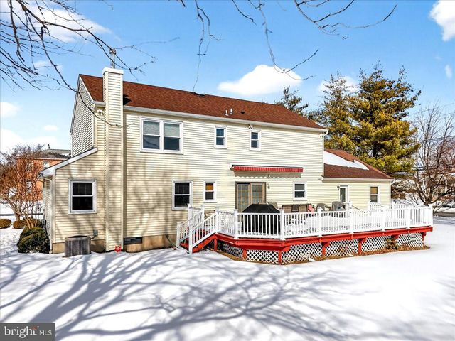 1 JOSHUA COURT, Kendall Park, NJ 08824