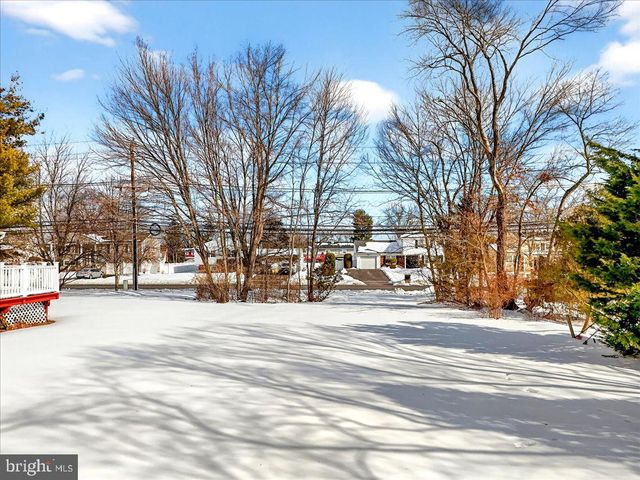 1 JOSHUA COURT, Kendall Park, NJ 08824