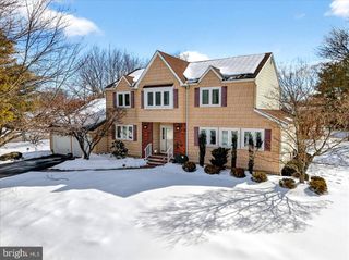 1 JOSHUA COURT, Kendall Park, NJ 08824