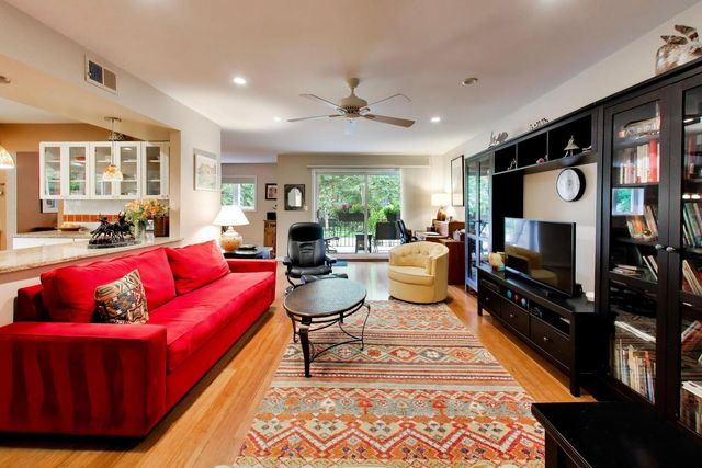 2001 Sherman Avenue 204, Evanston, IL 60201