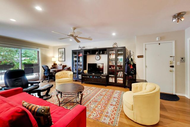 2001 Sherman Avenue 204, Evanston, IL 60201