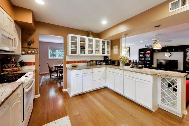2001 Sherman Avenue 204, Evanston, IL 60201