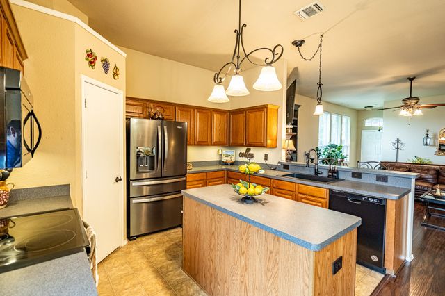 7427 Lake Front Trail, Arlington, TX 76002