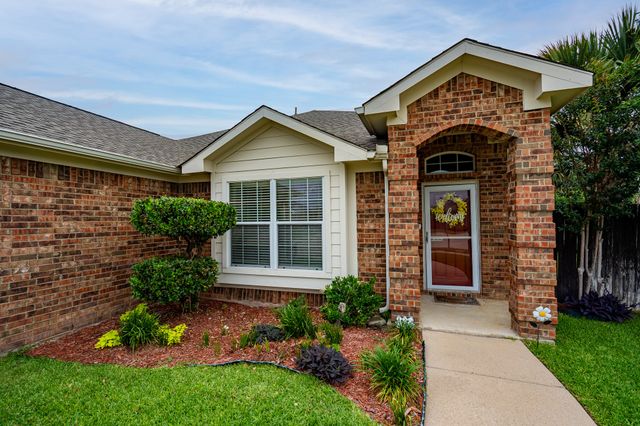 7427 Lake Front Trail, Arlington, TX 76002