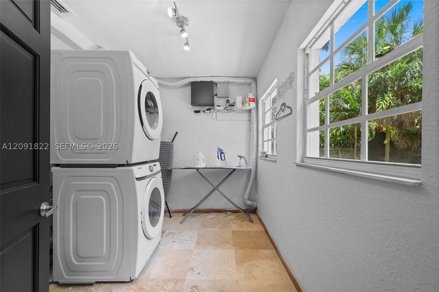1308 Seabreeze Blvd, Fort Lauderdale, FL 33316