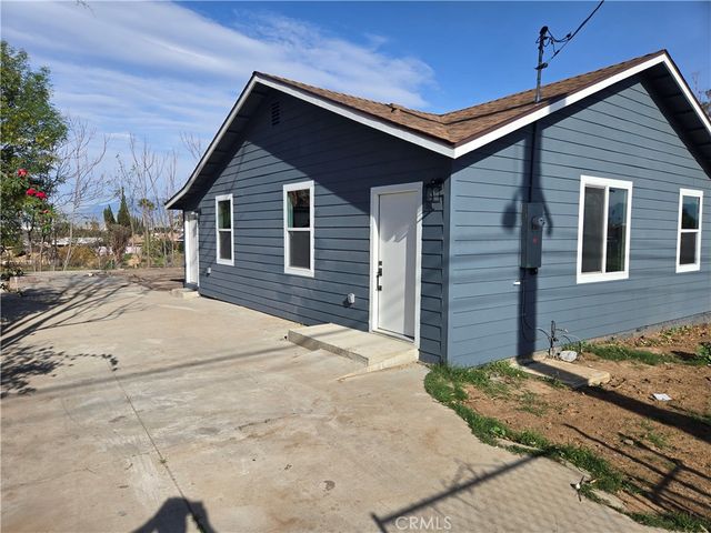 577 W La Cadena Drive, Riverside, CA 92501