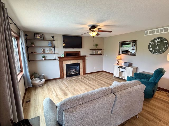332 Aspen Drive NW, Bondurant, IA 50035