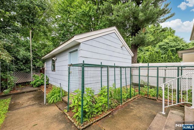 133 Highwood Avenue, Leonia, NJ 07605