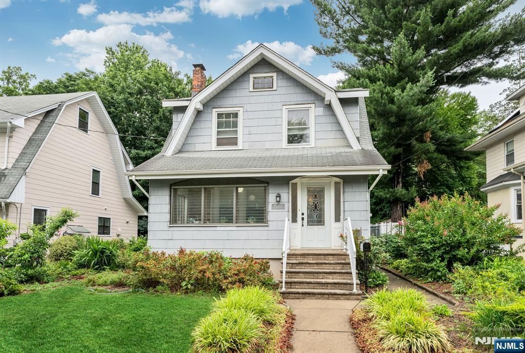 133 Highwood Avenue, Leonia, NJ 07605
