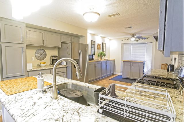 5303 Lincoln Town Drive, Katy, TX 77493