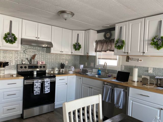 167 STAPLES Street, Seabrook, NH 03874