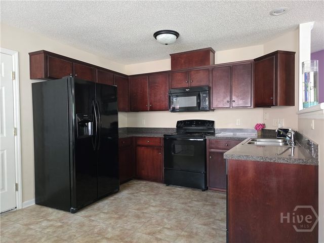 182 Gloucester Drive, Midway, GA 31320