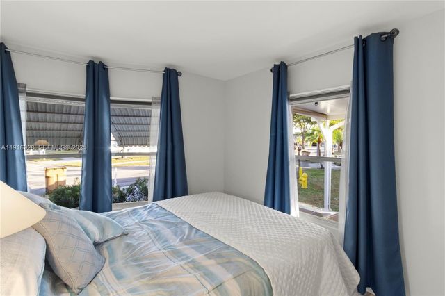 5239 NW 3rd Avenue, Deerfield Beach, FL 33064