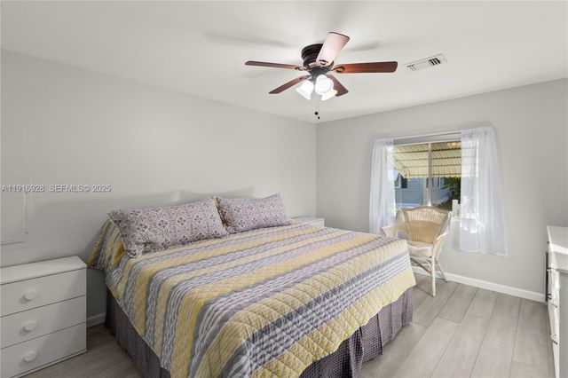 5239 NW 3rd Avenue, Deerfield Beach, FL 33064