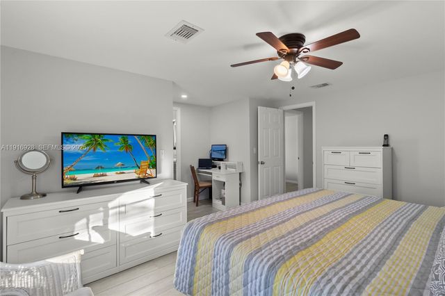 5239 NW 3rd Avenue, Deerfield Beach, FL 33064