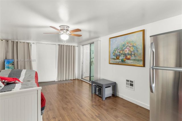 5239 NW 3rd Avenue, Deerfield Beach, FL 33064