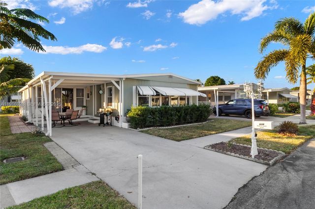5239 NW 3rd Avenue, Deerfield Beach, FL 33064
