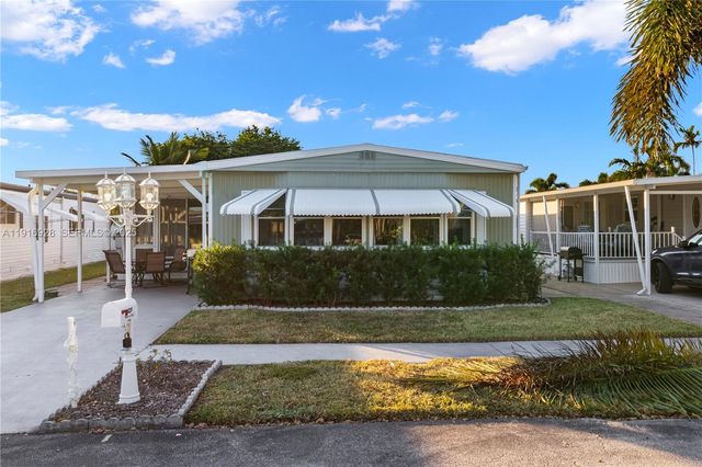 5239 NW 3rd Avenue, Deerfield Beach, FL 33064