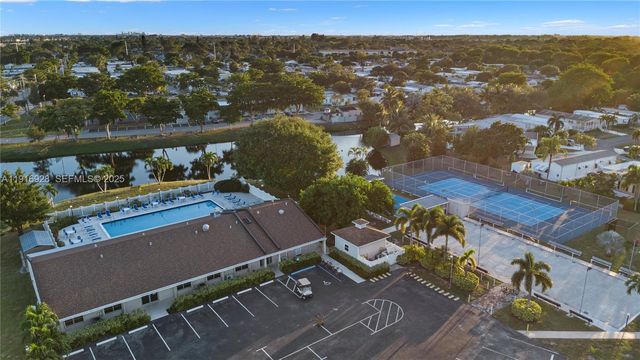 5239 NW 3rd Avenue, Deerfield Beach, FL 33064
