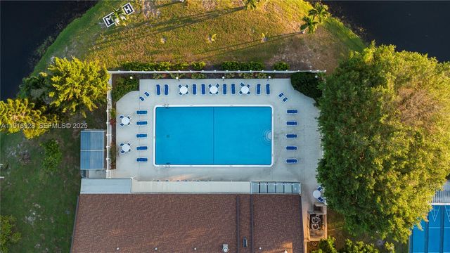 5239 NW 3rd Avenue, Deerfield Beach, FL 33064