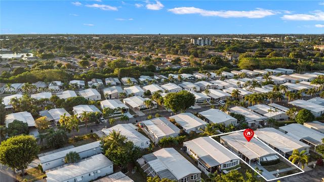 5239 NW 3rd Avenue, Deerfield Beach, FL 33064