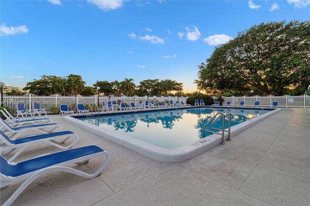 5239 NW 3rd Avenue, Deerfield Beach, FL 33064