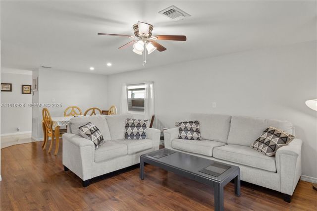 5239 NW 3rd Avenue, Deerfield Beach, FL 33064