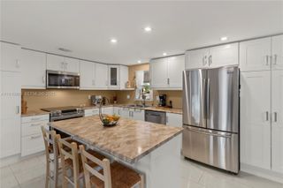 5239 NW 3rd Avenue, Deerfield Beach, FL 33064