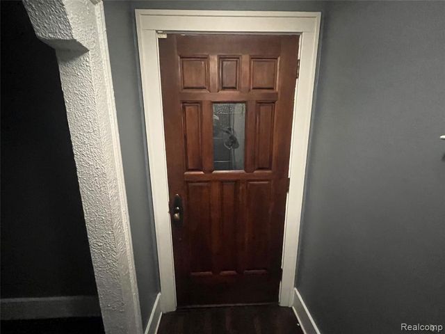 8054 Potomac, Center Line, MI 48015