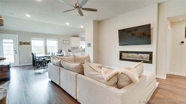 3969 S 152nd Avenue E, Tulsa, OK 74134