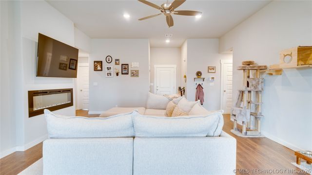 3969 S 152nd Avenue E, Tulsa, OK 74134