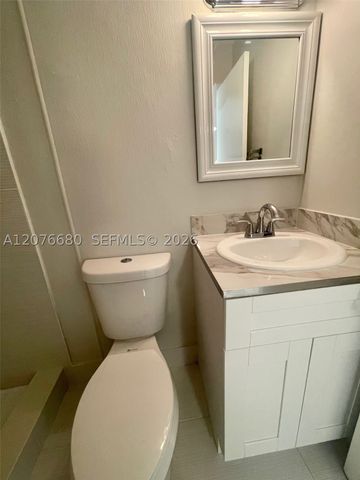 1077 SE 22nd Ave N8, Pompano Beach, FL 33062