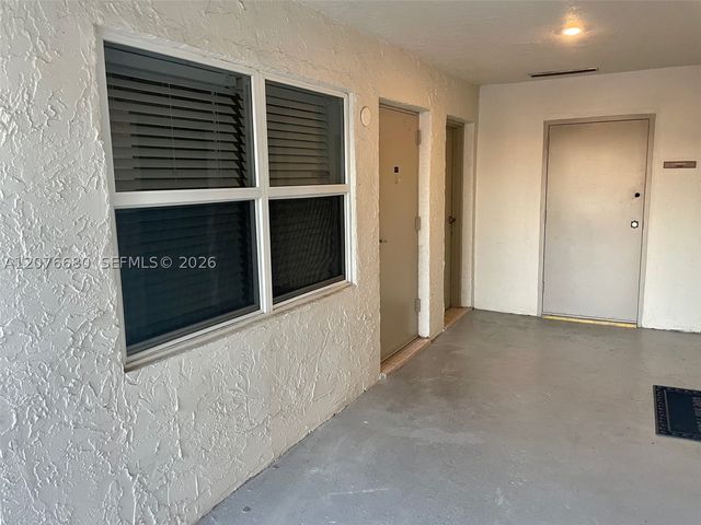 1077 SE 22nd Ave N8, Pompano Beach, FL 33062