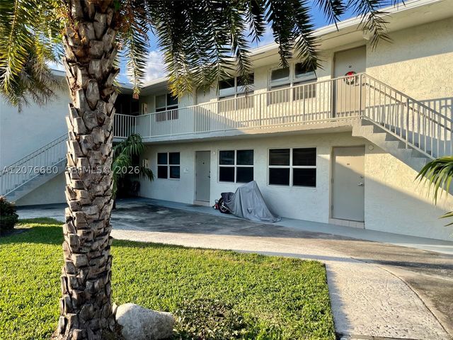 1077 SE 22nd Ave N8, Pompano Beach, FL 33062
