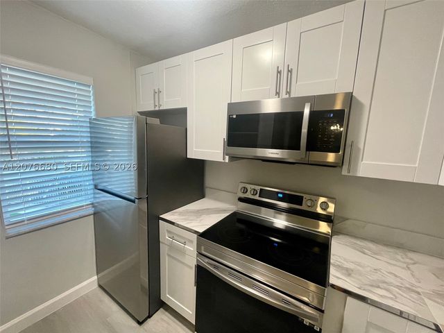 1077 SE 22nd Ave N8, Pompano Beach, FL 33062