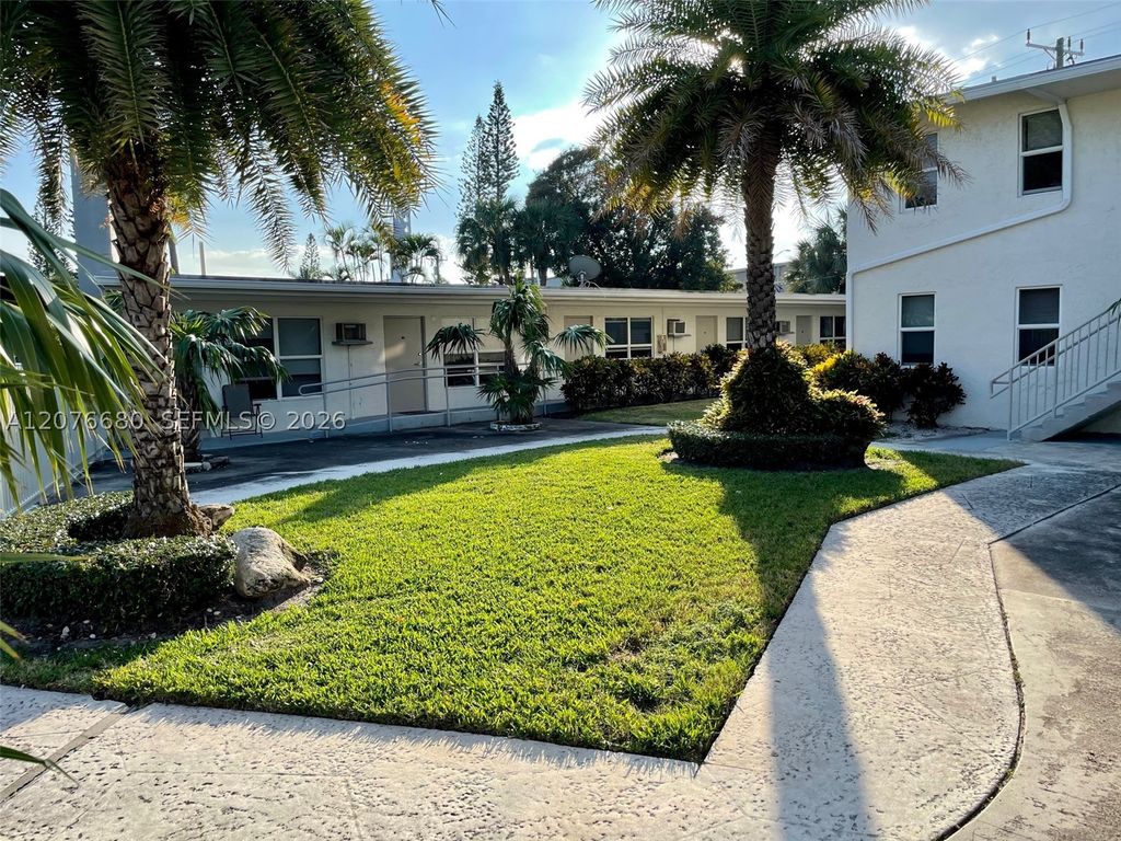1077 SE 22nd Ave N8, Pompano Beach, FL 33062