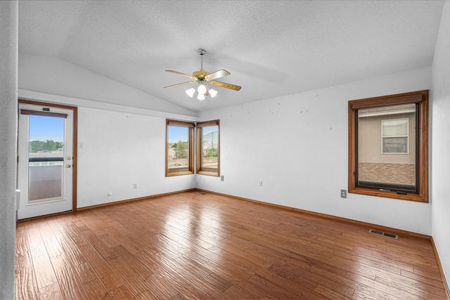7405 Eagle Crest Avenue NE, Albuquerque, NM 87113