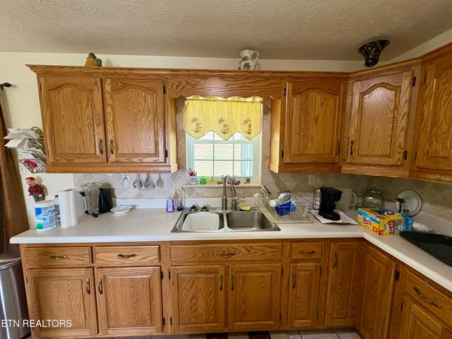1370 Raven Hill Rd, Tazewell, TN 37879