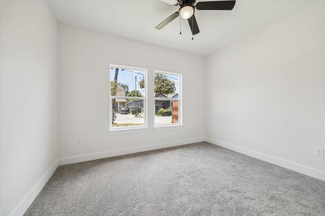 7947 Avenue F, Houston, TX 77012